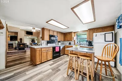 14604 Woodburn Monitor Rd, Woodburn, OR 97071 - Photo 17