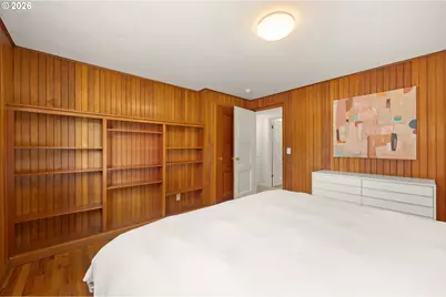 1090 E 28th Ave, Eugene, OR 97405 - Photo 17