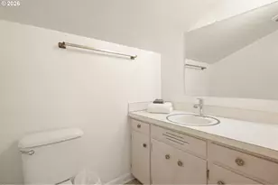 1090 E 28th Ave, Eugene, OR 97405 - Photo 25