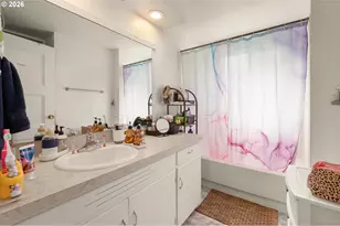 1090 E 28th Ave, Eugene, OR 97405 - Photo 37