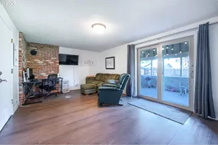 690 71st St, Springfield, OR 97478 - Photo 9