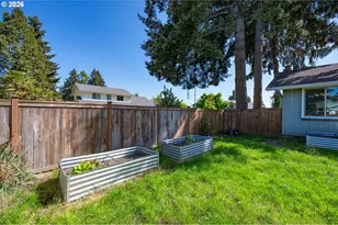 690 71st St, Springfield, OR 97478 - Photo 29
