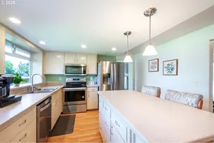 690 71st St, Springfield, OR 97478 - Photo 7