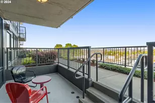 2454 NW Westover Rd, Portland, OR 97210 - Photo 15