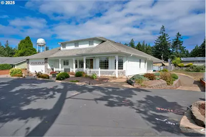 2155 9th St, Florence, OR 97439 - Photo 3