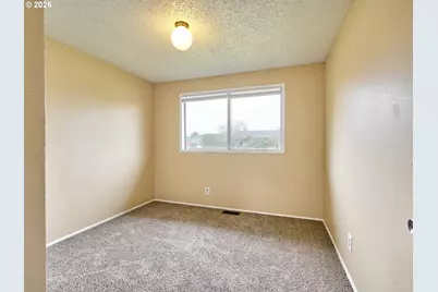 1106 Royalty Dr NE, Salem, OR 97301 - Photo 17