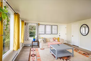 729 J St, Springfield, OR 97477 - Photo 5