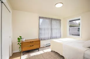 729 J St, Springfield, OR 97477 - Photo 11