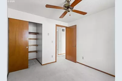 4715 SE 87th Ave, Portland, OR 97266 - Photo 17