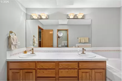 2832 NE Lorie Dr, Hillsboro, OR 97124 - Photo 21