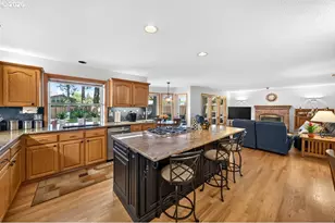 2832 NE Lorie Dr, Hillsboro, OR 97124 - Photo 3