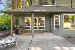 2832 NE Lorie Dr, Hillsboro, OR 97124 - Photo 37