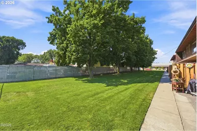 115 NE A St, Madras, OR 97741 - Photo 5