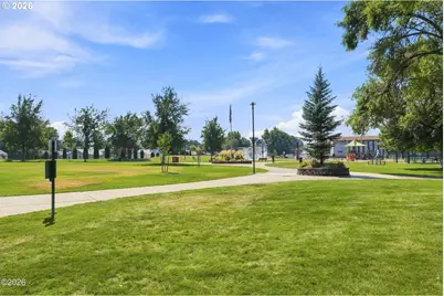 115 NE A St, Madras, OR 97741 - Photo 13