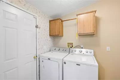 772 SW Livingston Pl, Troutdale, OR 97060 - Photo 27
