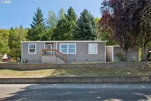 772 SW Livingston Pl, Troutdale, OR 97060 - Photo 1