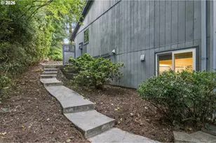 1324 SW Taylors Ferry Ct, Portland, OR 97219 - Photo 35