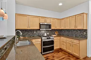 1811 SE Littlegem St, Hillsboro, OR 97123 - Photo 19