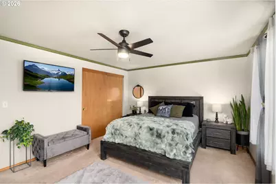 14141 SE Center St, Portland, OR 97236 - Photo 19