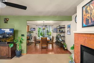 14141 SE Center St, Portland, OR 97236 - Photo 9