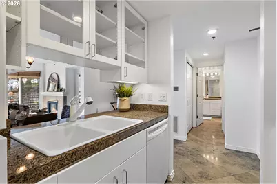 1132 SW 19th Ave #505, Portland, OR 97205 - Photo 5