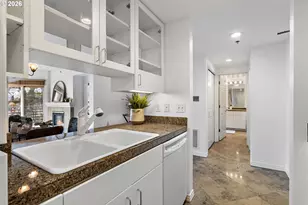 1132 SW 19th Ave, Portland, OR 97205 - Photo 5