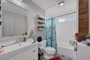 405 Evergreen Dr, Tillamook, OR 97141 - Photo 11