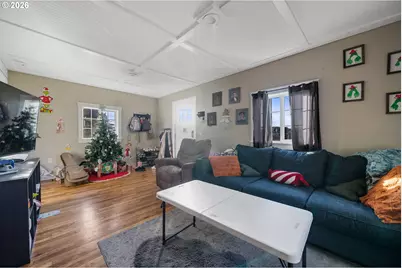 405 Evergreen Dr, Tillamook, OR 97141 - Photo 5