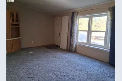 464 Homestead Dr, Myrtle Creek, OR 97457 - Photo 5