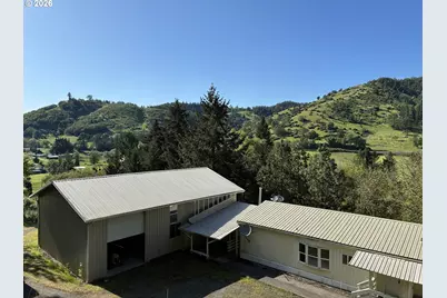 464 Homestead Dr, Myrtle Creek, OR 97457 - Photo 1