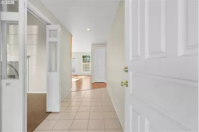 684 NE Terry Ct, Hillsboro, OR 97124 - Photo 5