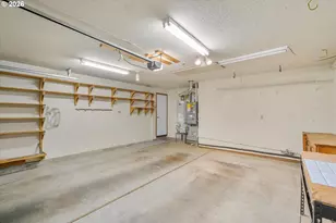 684 NE Terry Ct, Hillsboro, OR 97124 - Photo 43