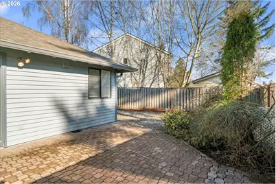 684 NE Terry Ct, Hillsboro, OR 97124 - Photo 39