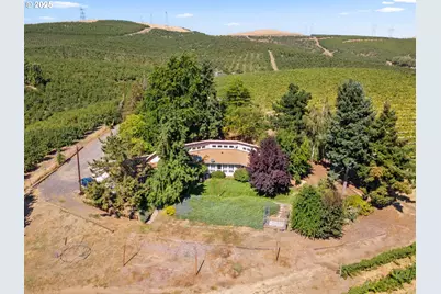 2018 Steele Rd, The Dalles, OR 97058 - Photo 3