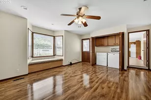 1860 Carmel Ave, Eugene, OR 97401 - Photo 15