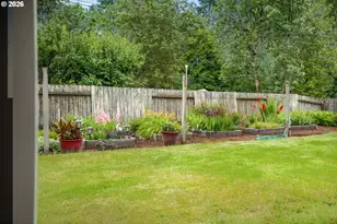 1860 Carmel Ave, Eugene, OR 97401 - Photo 37