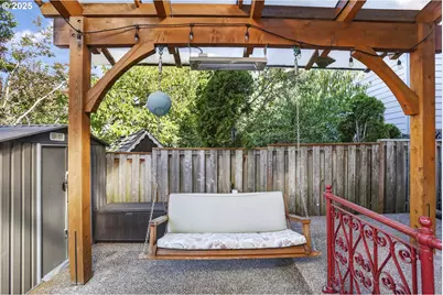 4473 NW Oxbridge Dr, Portland, OR 97229 - Photo 37