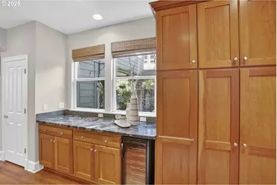 4473 NW Oxbridge Dr, Portland, OR 97229 - Photo 11