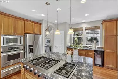 4473 NW Oxbridge Dr, Portland, OR 97229 - Photo 7