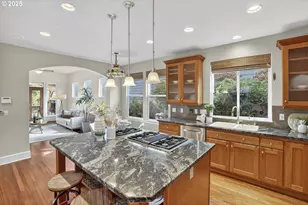 4473 NW Oxbridge Dr, Portland, OR 97229 - Photo 5