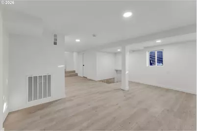 682 39th St, Astoria, OR 97103 - Photo 17