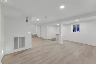 682 39th St, Astoria, OR 97103 - Photo 17