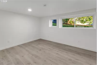 682 39th St, Astoria, OR 97103 - Photo 25