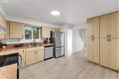 682 39th St, Astoria, OR 97103 - Photo 11