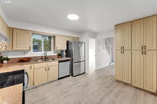 682 39th St, Astoria, OR 97103 - Photo 11