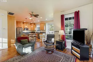 1101 Madison St, Silverton, OR 97381 - Photo 11