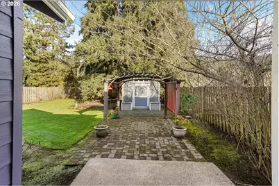 1101 Madison St, Silverton, OR 97381 - Photo 35