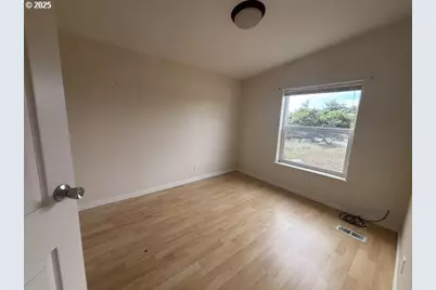 1209 NW Bayshore Dr, Waldport, OR 97394 - Photo 5