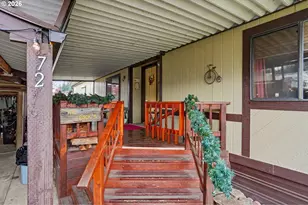 1307 S Water St, Silverton, OR 97381 - Photo 5