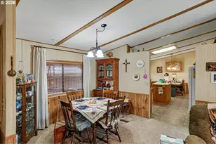 1307 S Water St, Silverton, OR 97381 - Photo 11